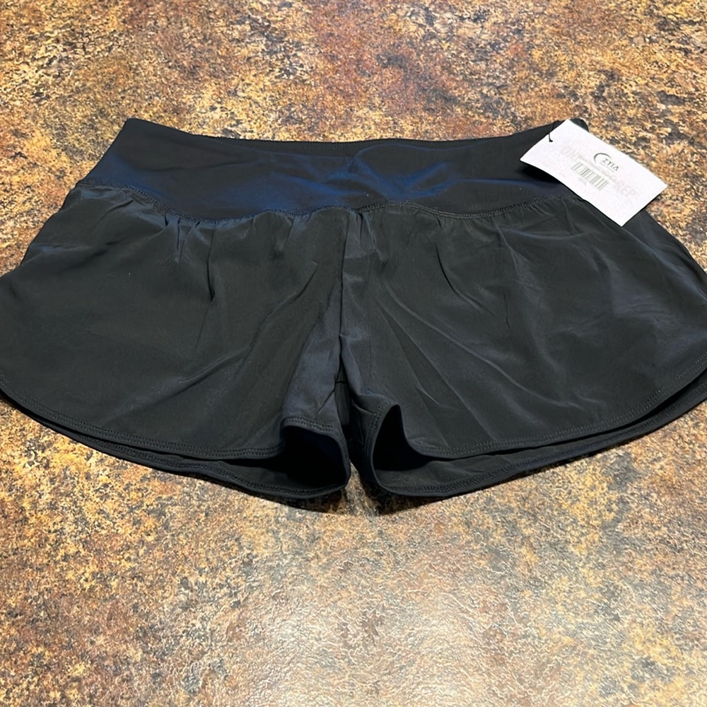 Zyia trainer shorts